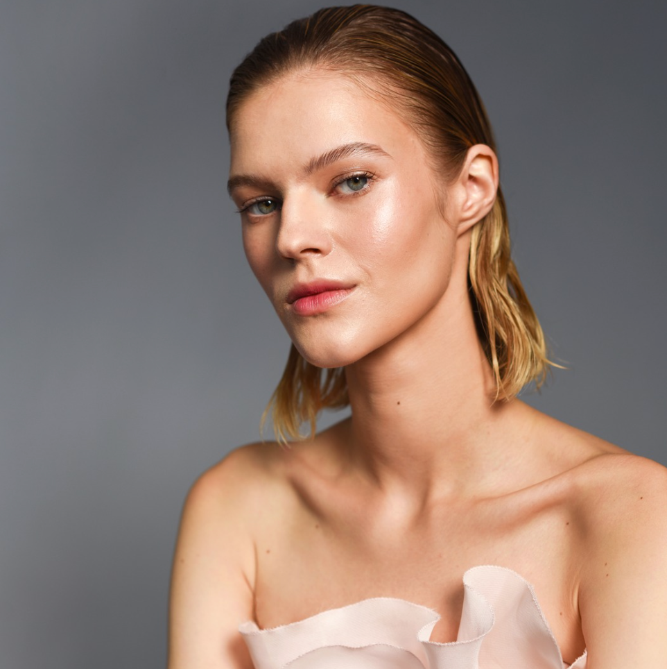 ☀️ Summer-Proof Makeup: Sweat-Proof, Smudge-Proof Essentials for Hot Weather